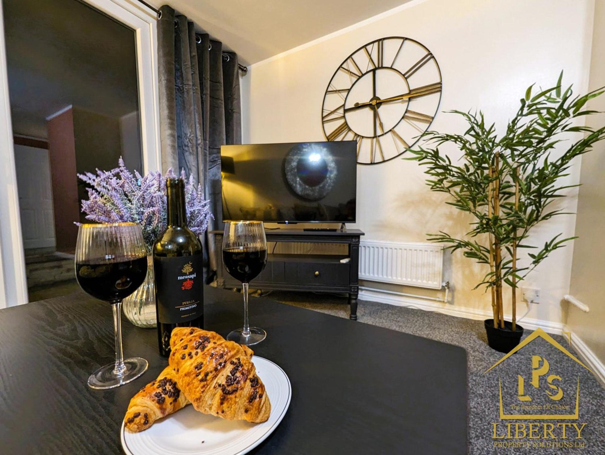 6 Guests * 4 Bedroom * Free Wi-Fi *Huntingdon Exterior foto